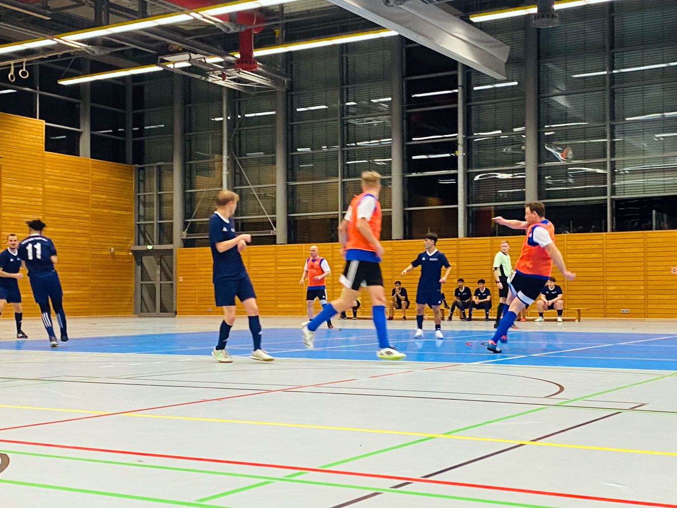 provianer beim Fußball-Mitternachtsturnier provianer beim Fußball-Mitternachtsturnier im Spiel